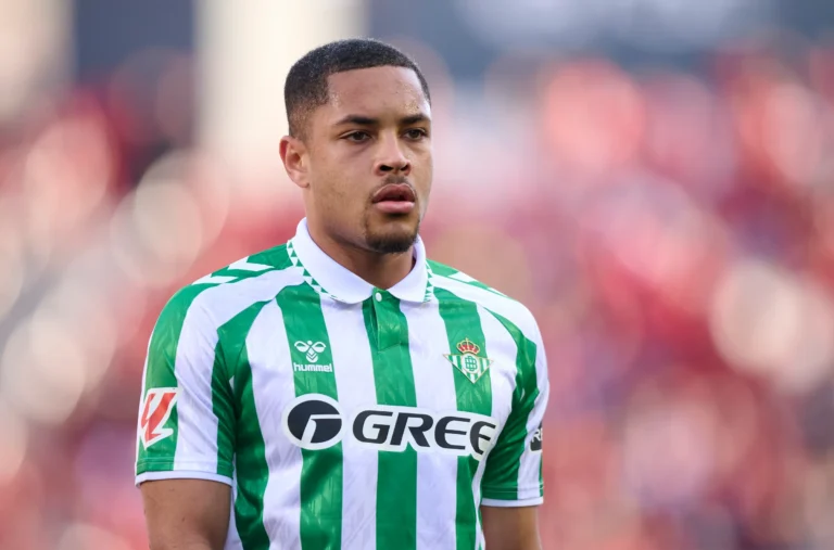 Vitor Roque Transfer News